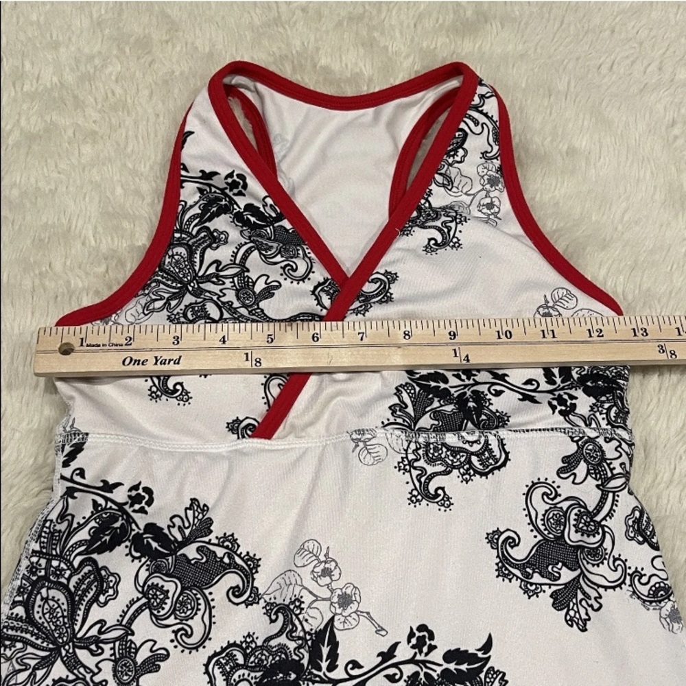 Lululemon Womens Size 4 Wet Dry Warm Racerback Paisley V-neck Tank Top
